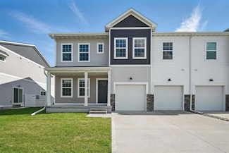 9674 Crowning Dr, West Des Moines, IA 50266