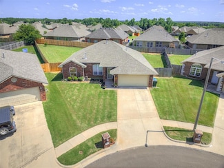 4413 Spotted Owl Cir, Norman, OK 73072