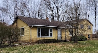 5352 S Green Ave, Fremont, MI 49412