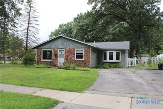 30 Derbyshire Rd, Toledo, OH 43615