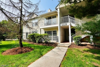 33 Rachel Ct, Franklin Park, NJ 08823