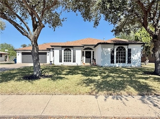 905 Hercules Dr, Bishop, TX 78343