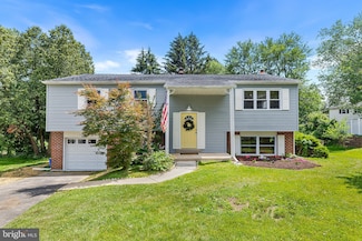742 Goodale Dr, Aston, PA 19014