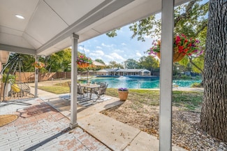 204 Pembrook St, Lake Dallas, TX 75065