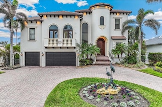 280 Egret Ave, Naples, FL 34108