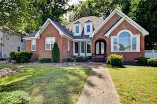 1029 Harwich Dr, Chesapeake, VA 23322