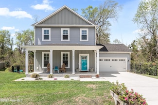205 Bangor Ct, Hubert, NC 28539