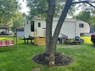 15040 Lakeshore Dr, Fairfield Township, IN 47012