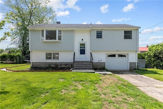 21 Reardon Dr, Middletown, RI 02842
