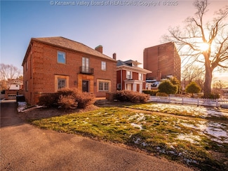 1526 Kanawha Blvd E, Charleston, WV 25311