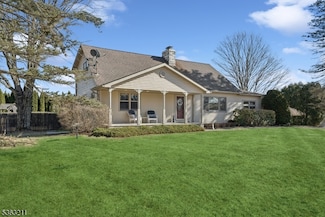 9 Highview Dr, Stockholm, NJ 07460