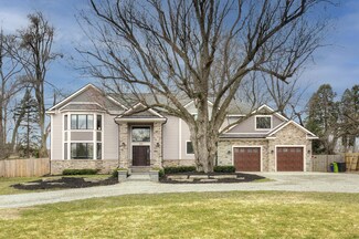 620 S Pontiac Trail, Walled Lake, MI 48390