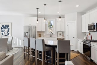 2179 Eustis St, Roseville, MN 55113
