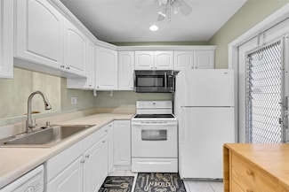 5141 W Oakland Park Blvd Unit 211, Lauderdale Lakes, FL 33313