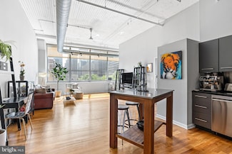 2200 28 Arch St Unit 409, Philadelphia, PA 19103