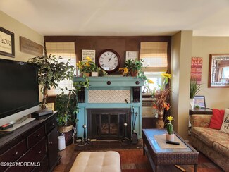 6 Holly Acres Dr, Brick, NJ 08723