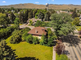702 Broadway St, Townsend, MT 59644