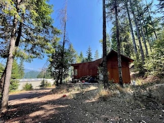 1370 Little Larabee Creek Rd, Bridgeville, CA 95526