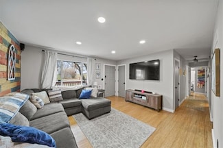 7924 N Main St, Kansas City, MO 64118