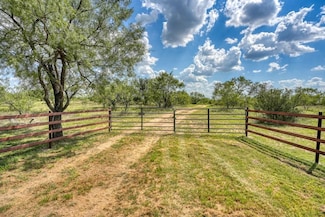 4928 State Highway 71, Llano, TX 78643