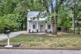 306 Adams Ave, Mount Pleasant, TN 38474