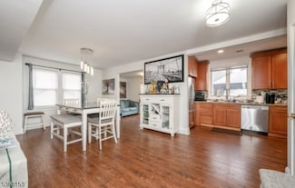 372 W Hazelwood Ave, Rahway, NJ 07065