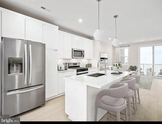 4768 Sully Point Ln, Chantilly, VA 20151