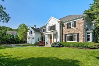 69 Princeton Rd, Chestnut Hill, MA 02467