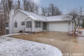 6802 Beechwood Dr Unit 17, Saranac, MI 48881