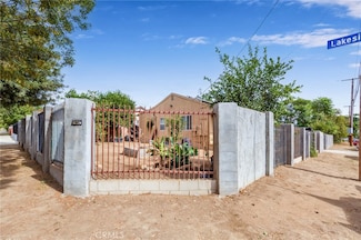 14758 Lakeside St, Sylmar, CA 91342