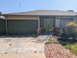 3164 E Acacia Ave, Fresno, CA 93726