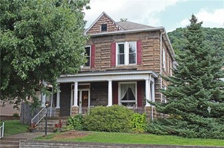 902 Virginia Ave, Follansbee, WV 26037