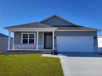 626 Prairie View Dr, West Branch, IA 52358