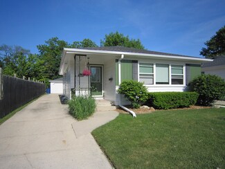 1509 Orchard St, Racine, WI 53405