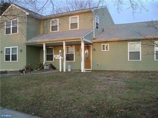 76 Lavender Ln, Levittown, PA 19054