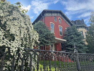 1471 Main St, Dubuque, IA 52001