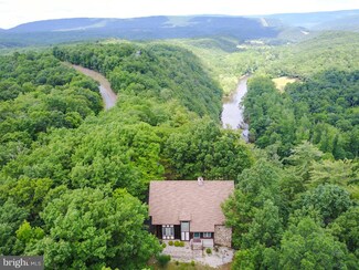 2123 Crossings View Rd, Paw Paw, WV 25434