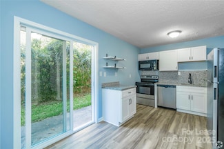 300 E Charlotte Ave Unit 28, Mount Holly, NC 28120