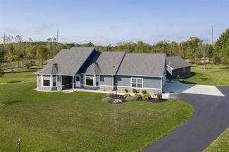 17405 Hull Rd, Leo, IN 46765