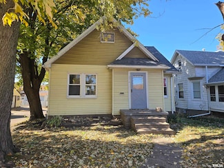 2216 N Sturdevant St, Davenport, IA 52804