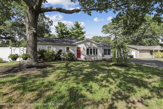 102 Locust Dr, Lanoka Harbor, NJ 08734