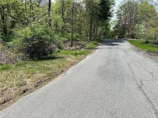 19 S Cross Rd, Staatsburg, NY 12580