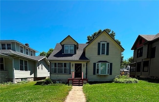 611 W Main St, Chanute, KS 66720