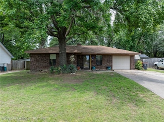 224 Country Lane Dr, Alma, AR 72921