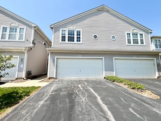 2428 Reflections Dr Unit T2203, Aurora, IL 60502