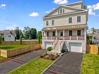17 Benson Place, Fairfield, CT 06824
