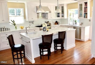 807 N Doheny Dr, Beverly Hills, CA 90210