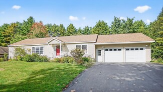 24 Oakland Rd, Falmouth, ME 04105