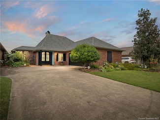 2136 La Cache Dr, Lake Charles, LA 70601