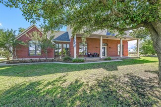 8535 Plainview Rd, Krum, TX 76249